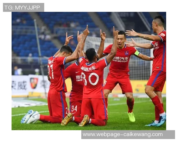 亚眠与卡昂激战正酣双方拼尽全力争夺胜利的精彩战报